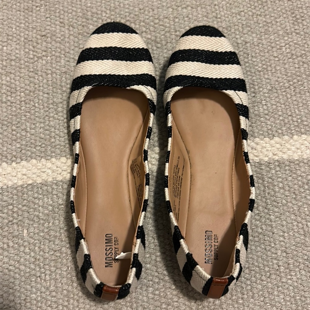 White/black Flats size 8-1/2